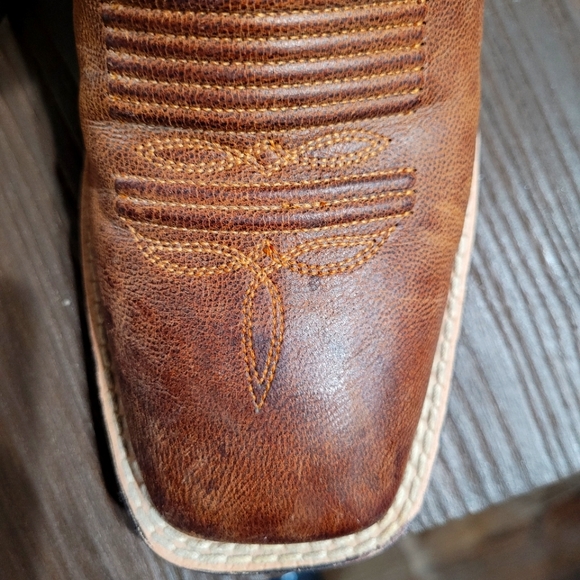 Ariat boots - Picture 6 of 8